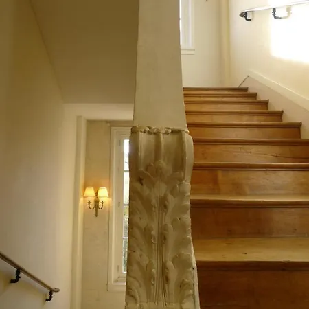 Les De L'abbaye לינה וארוחת בוקר