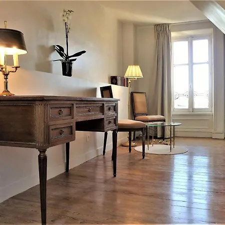 לינה וארוחת בוקר Les De L'abbaye