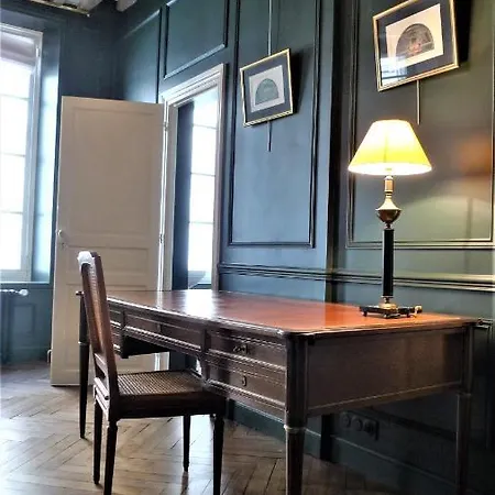 Les De L'abbaye 3* קאין