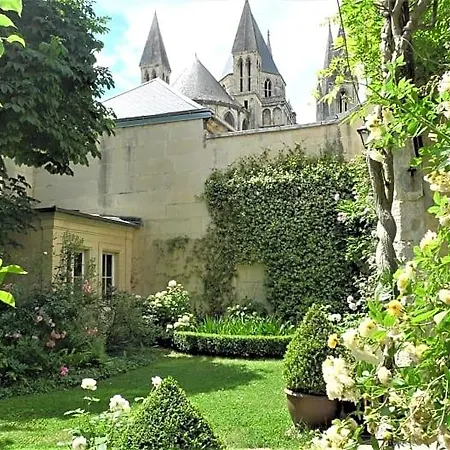 Les De L'abbaye Bed & Breakfast 3*