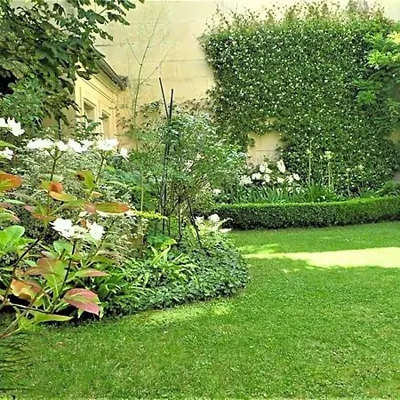 Les De L'abbaye Bed & Breakfast Caen
