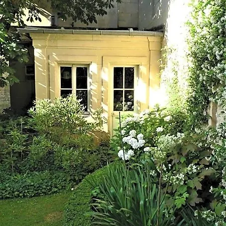 Les De L'abbaye Bed & Breakfast 3*