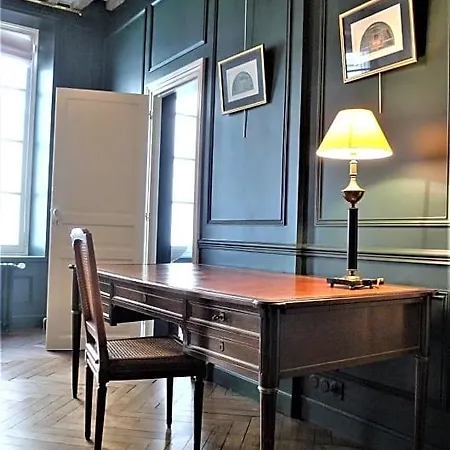 Les De L'abbaye Bed & Breakfast 3*