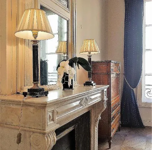 Les De L'abbaye 住宿加早餐酒店