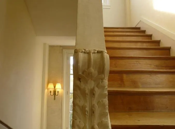 Les De L'abbaye 住宿加早餐酒店